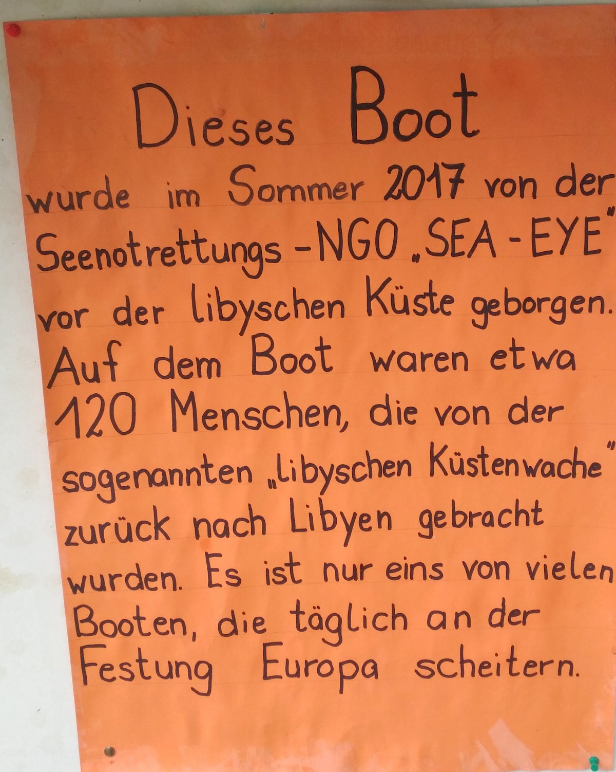 Flyer mit Hintergrundinformationen zur Geschichte des Bootes © Seebrücke Göttingen 2019
